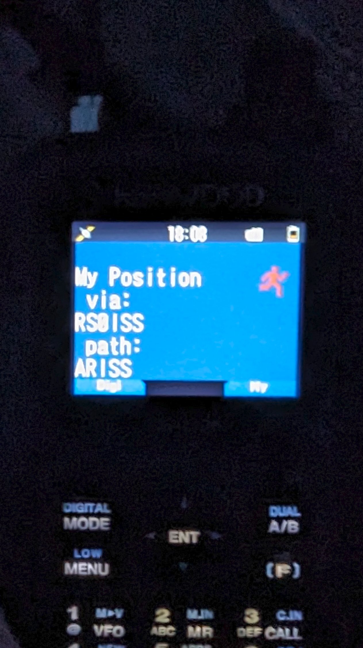 Bildschrim mit Datenpaket von der ISS