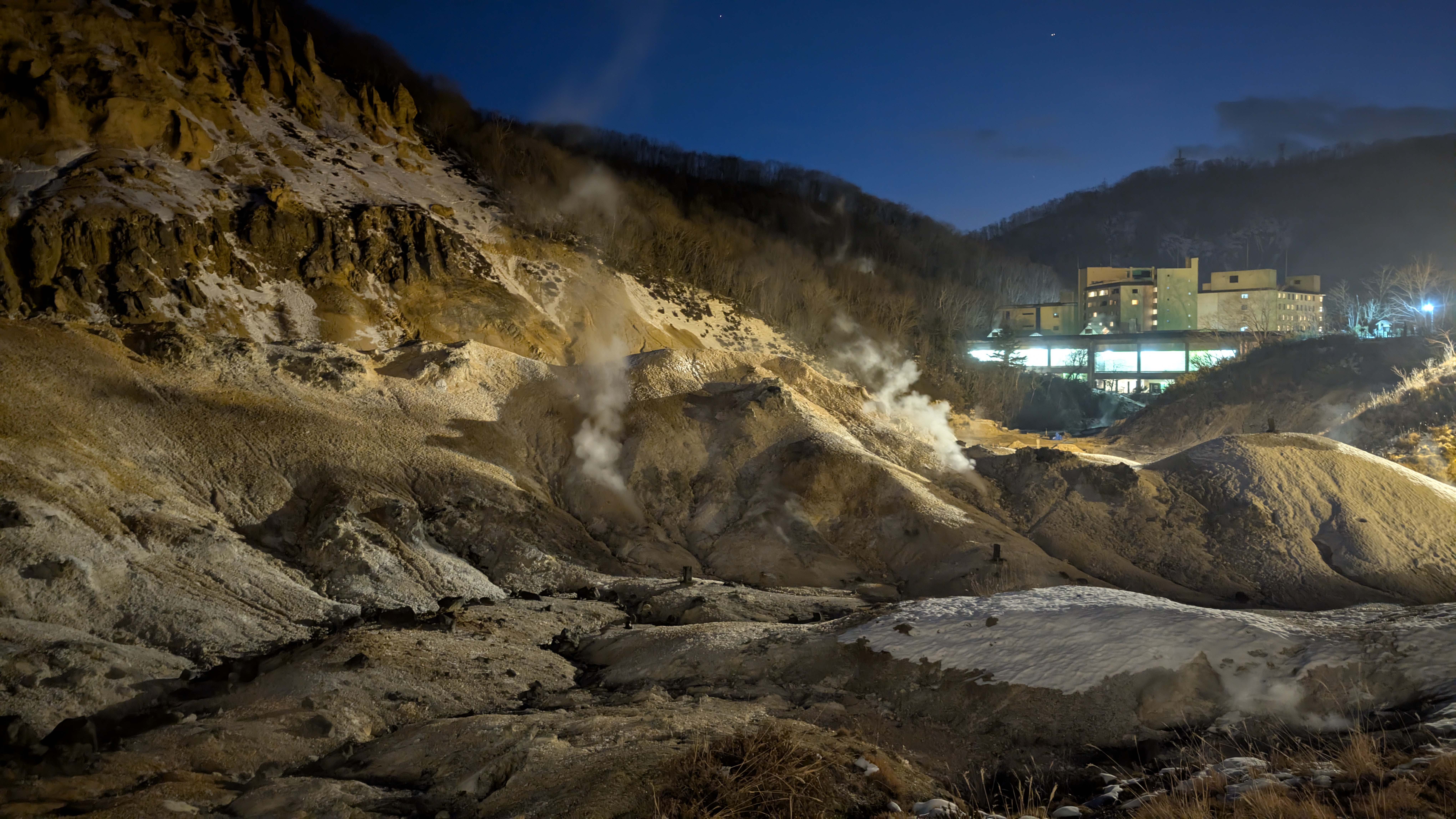 Blick aus dem Onsen auf das Höllental